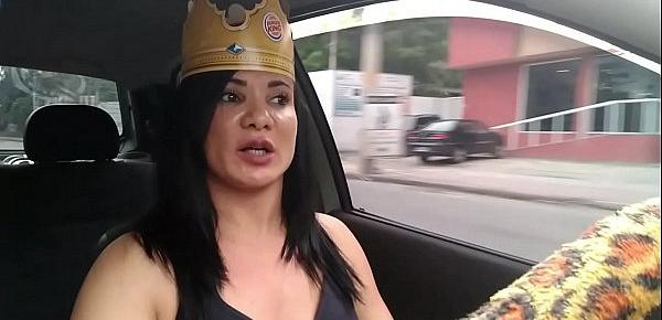 Aventuras no Uber do Sexo. Caçando Pica em Madureira acabei com a coroa do Burguer King